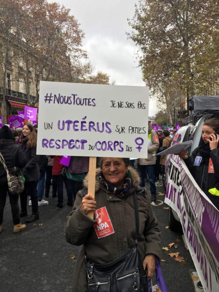 Les Meilleurs Photos Et Slogans De La Manifestation Contre Les