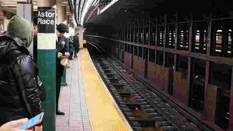 Les New-Yorkais perdent trop souvent leurs AirPods dans le métro, et ça engendre des retards