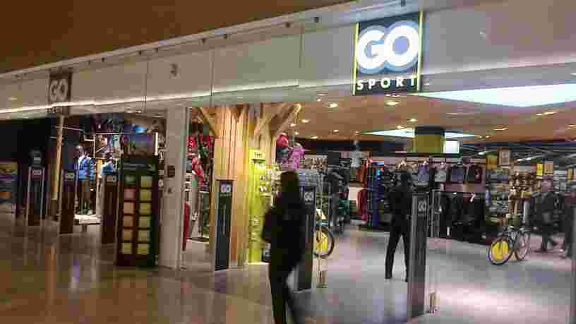 Un magasin Go Sport met des baskets à la poubelle et soulève un tollé sur Twitter