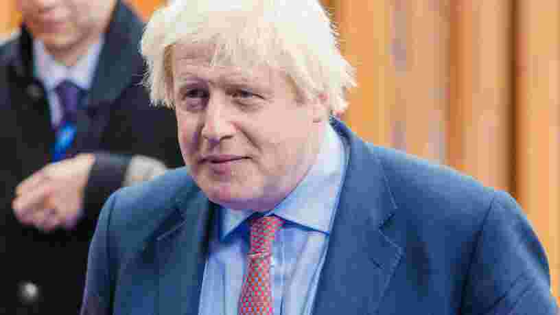 Boris Johnson met la pression sur l'Union européenne et inquiète les marchés