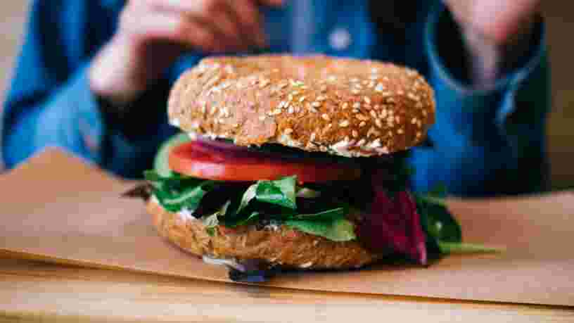 Burger King, Five Guys, McDo... Quels hamburgers végétariens proposent les fast-food ?