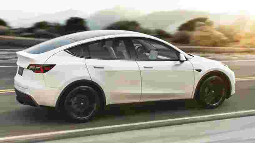 L'action Tesla atteint un nouveau plus haut à Wall Street