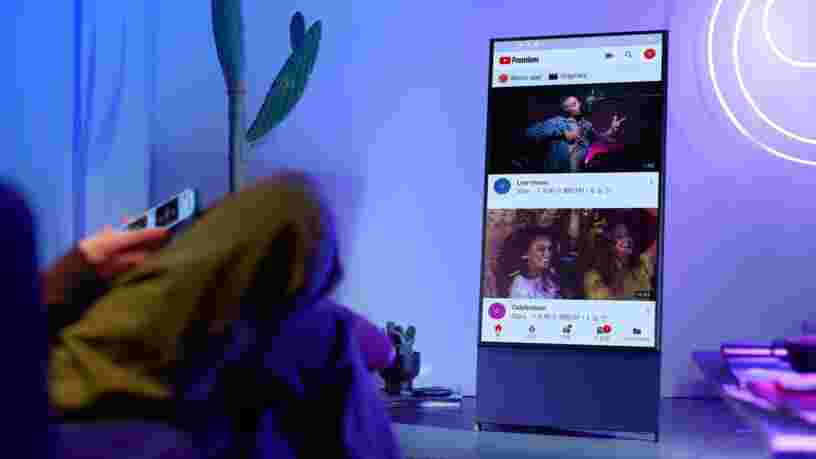 Samsung vient de dévoiler Sero, une nouvelle télé rotative qui ressemble à un smartphone géant