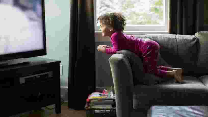 Pourquoi les enfants qui regardent un écran le matin pourraient avoir trois fois plus de risques d'avoir des troubles du langage