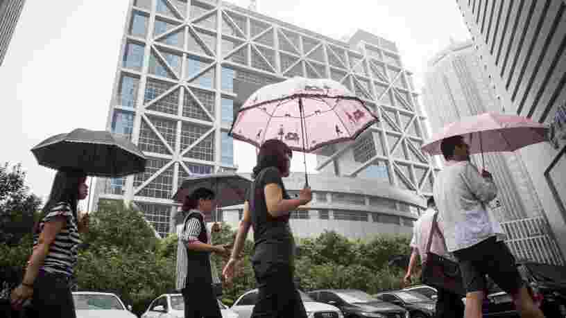 Les Bourses chinoises s'effondrent alors que le coronavirus a déjà fait plus de victimes que le Sras