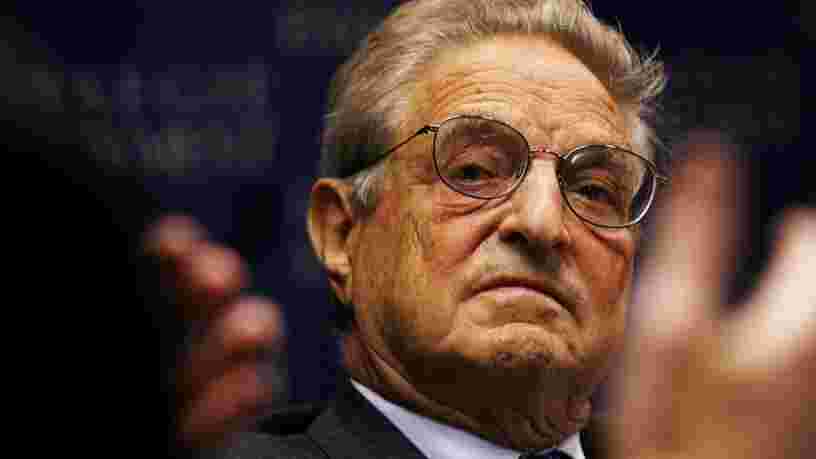 George Soros qualifie Facebook et Google de 'menaces' pour la société et 'obstacles à l'innovation' dans une diatribe acerbe