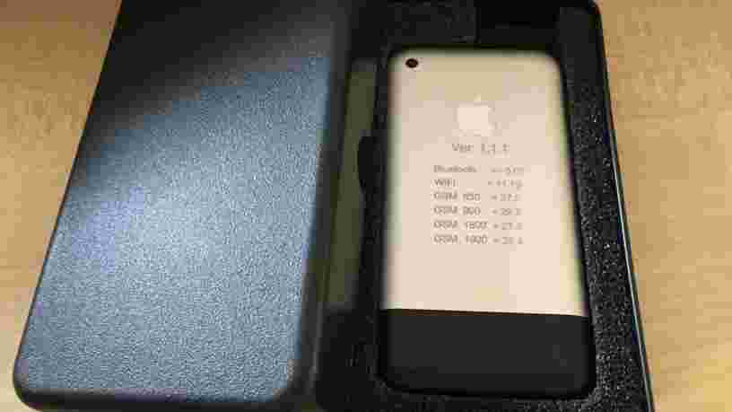 Quelqu'un a mis vente sur eBay un prototype d'iPhone de 2006 — et les enchères ont dépassé les 13.000$