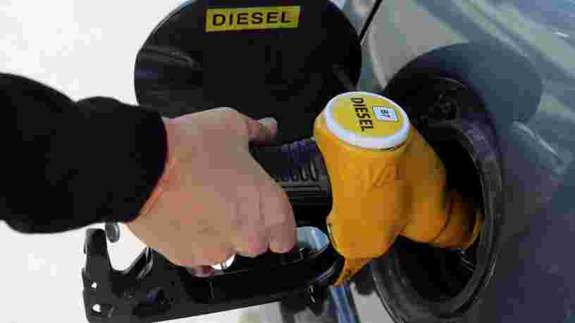 En marge de la flambée des carburants, E.Leclerc, Carrefour et leurs concurrents se livrent une bataille sur les prix à la pompe