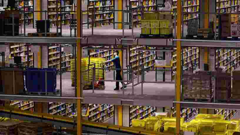 Des employés d'Amazon à travers l'Europe protestent pendant le Black Friday contre les conditions de travail 'inhumaines' dans les entrepôts de l'entreprise