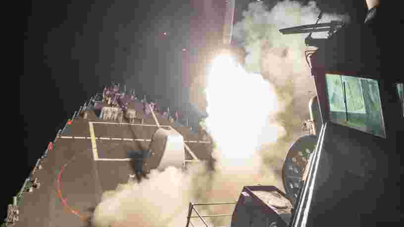 EN IMAGES: Des dizaines de missiles américains Tomahawk lancés contre des bases syriennes