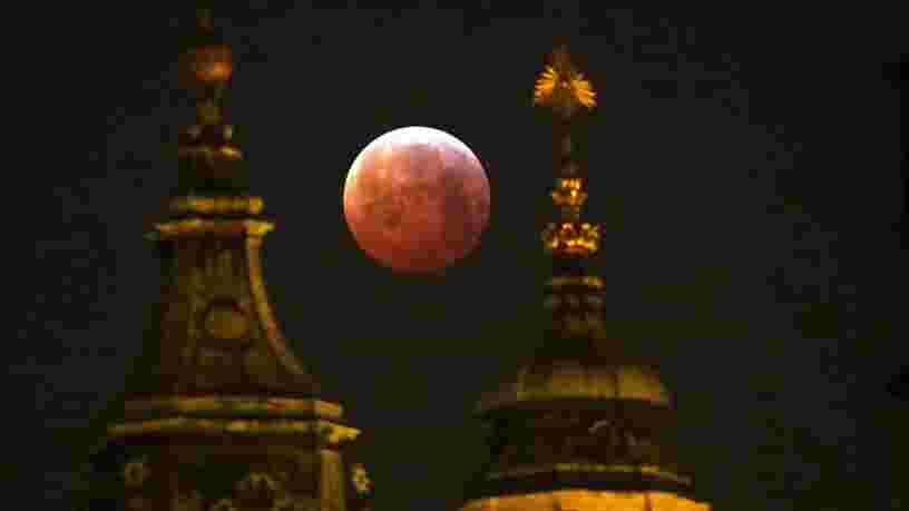 Une super-Lune de sang s'est produite aujourd'hui — voici à quoi ressemblait le spectacle