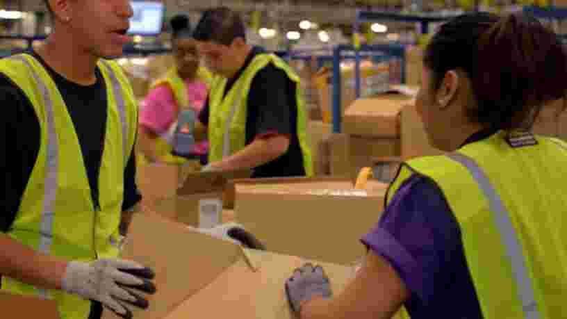 Amazon recrute 7500 personnes en France avant les fêtes — voici ce que l'entreprise propose
