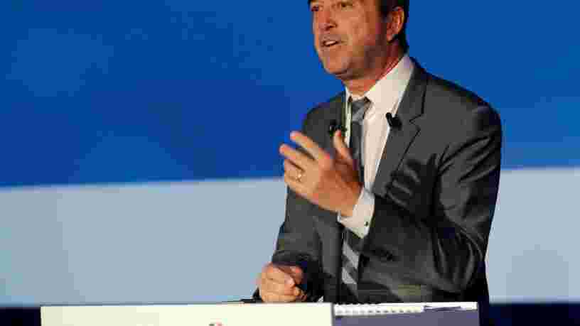 Arnaud Lagardère arrête la presse magazine en France — et l'hebdomadaire Elle va devenir tchèque 73 ans après sa création