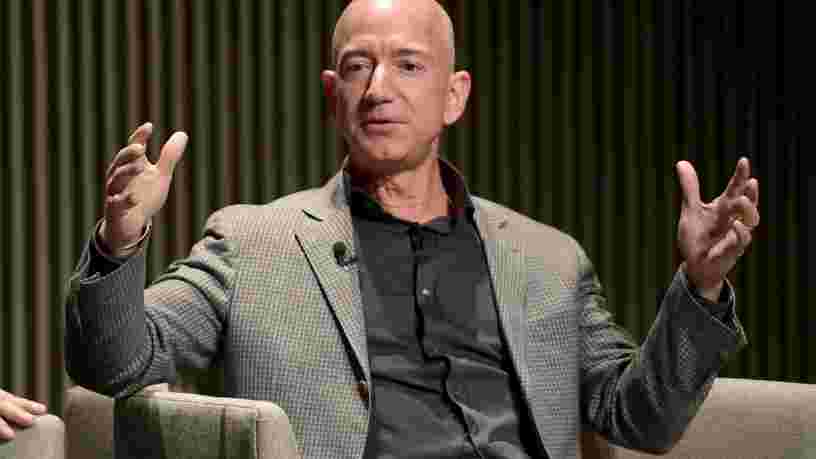 Amazon dépasse les attentes de Wall Street pour les fêtes de fin d'année mais annonce de faibles perspectives de ventes