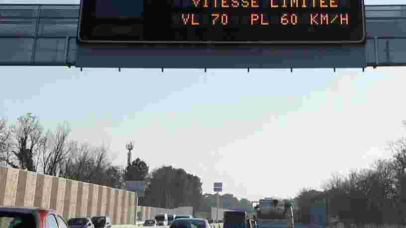 Ce sont finalement les automobilistes qui paient pour l'abandon d'une taxe sur la pollution des poids lourds