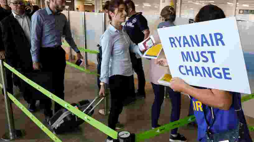 Ryanair fait chuter l'ensemble du secteur aérien européen en Bourse après un avertissement sur ses résultats en raison des grèves