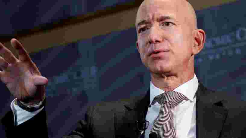 Amazon a fait installer des cloisons pare-balles dans le bureau de Jeff Bezos