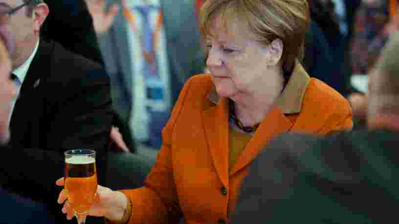 La chancelière allemande Angela Merkel a découvert l'énorme scandale du dieselgate comme tout le monde