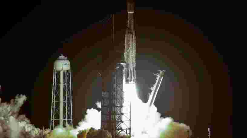 SpaceX a lancé sa fusée Falcon Heavy mais son booster central s'est écrasé dans l'océan Atlantique