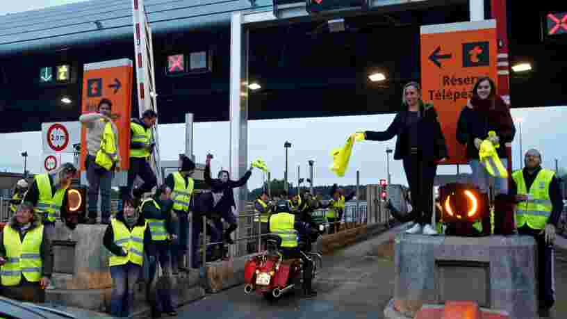 Le concessionnaire d'autoroute Vinci renonce finalement à traquer ceux qui ont profité des barrières levées par les 'Gilets jaunes' et à leur envoyer la facture