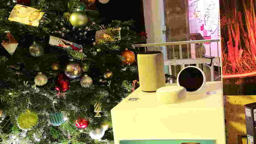 On a visité le premier pop-up d'Amazon en France, où le géant du e-commerce met en avant ses produits mais où on ne peut rien acheter