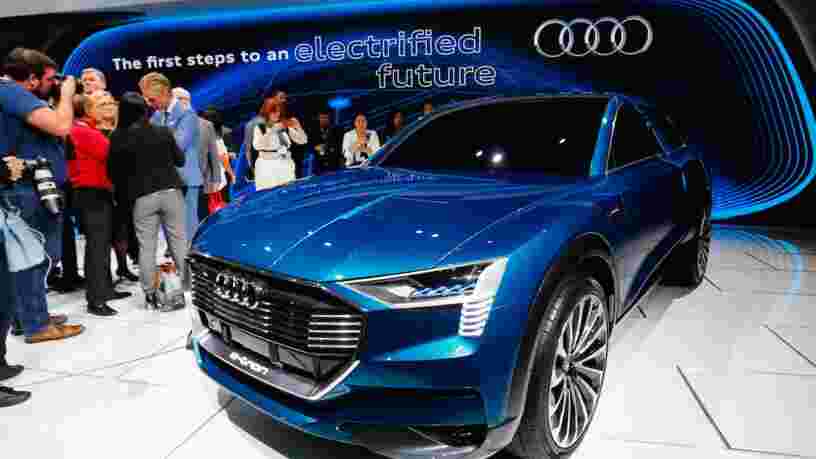Audi trolle Tesla dans sa dernière campagne publicitaire à Berlin