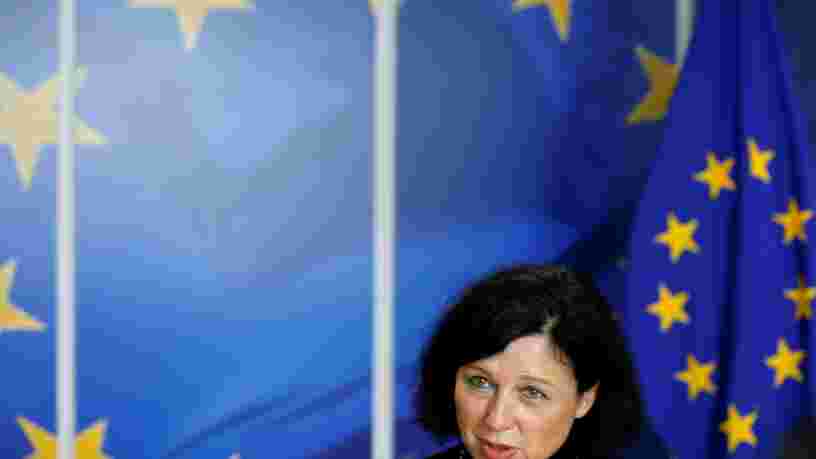 L'UE salue le travail des réseaux sociaux dont Facebook pour éliminer les contenus haineux mais elles doivent encore faire des efforts sur un point