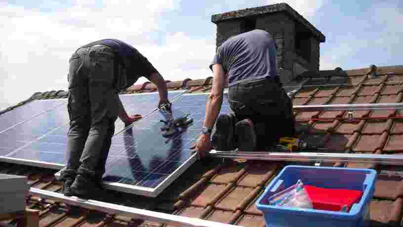 Tesla va proposer des panneaux solaires en location en Europe