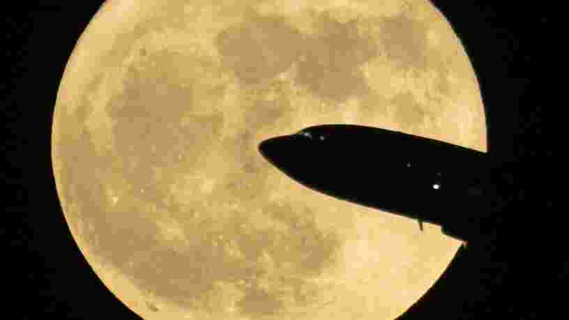 Voici quelques-unes des plus belles photos de la super lune de ce dimanche 3 décembre