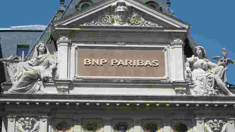 Des associations portent plainte contre BNP Paribas pour complicité de génocide — la banque est mêlée à un achat d'armes illégal au Rwanda
