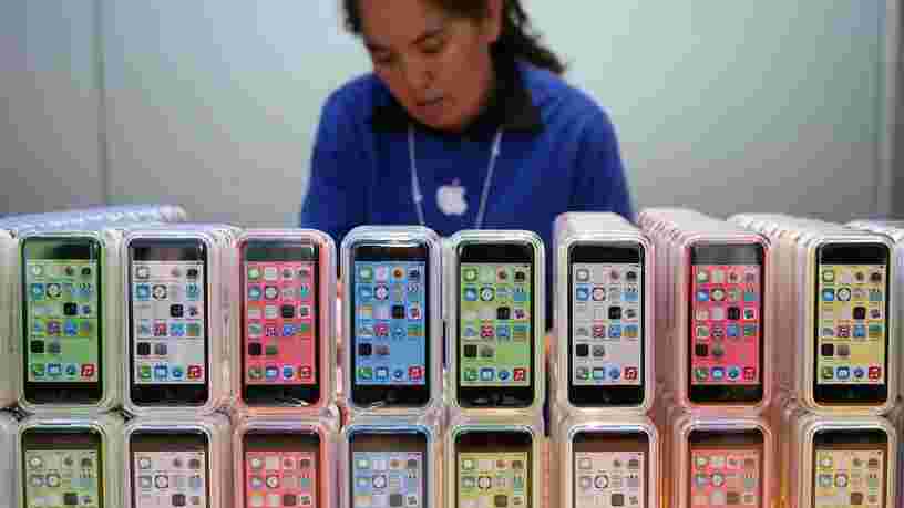 Apple pourrait sortir de nouvelles couleurs pour l'iPhone cette année, dont le rouge, le bleu et l'orange
