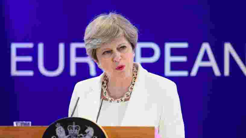 Theresa May offre aux citoyens européens le droit de continuer à vivre et travailler au Royaume-Uni