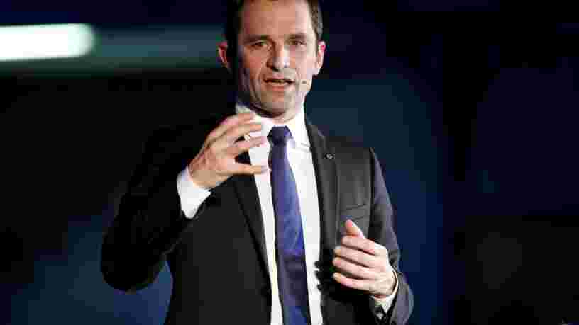 Benoît Hamon explique ce qu'il veut dire par 'taxer les robots' — et cela révèle quelque chose d'inquiétant pour l'emploi
