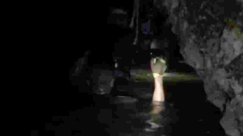 Elon Musk a publié des images de l'opération de sauvetage dans la grotte en Thaïlande — et SpaceX a confirmé qu'il était sur place