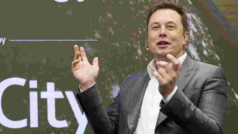 De nouvelles images prises par drone de la Gigafactory de Tesla montrent que le projet avance à grands pas