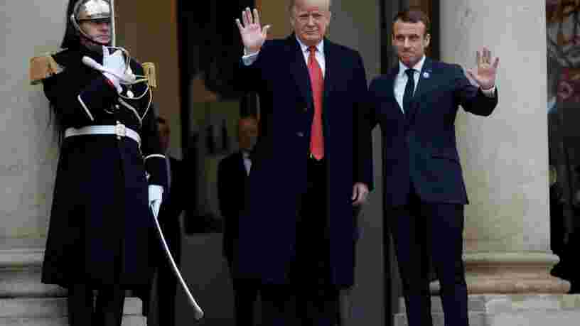 Emmanuel Macron a habilement repris à son compte les mots de Donald Trump qui l'accusait d'être 'insultant', pour défendre son projet d'armée européenne lors de leurs premiers échanges devant les médias à Paris