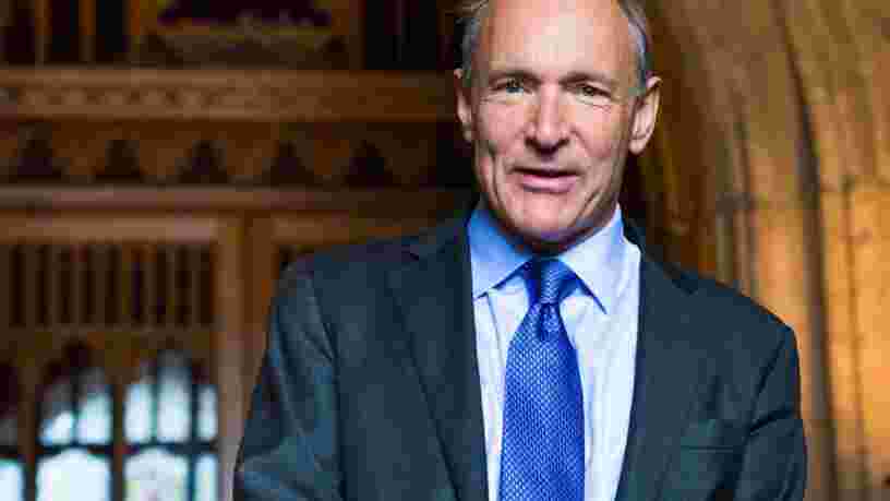 'Le web a desservi l'humanité au lieu de la servir': Tim Berners-Lee était effondré de voir que la Russie a utilisé Facebook pour manipuler l'élection américaine