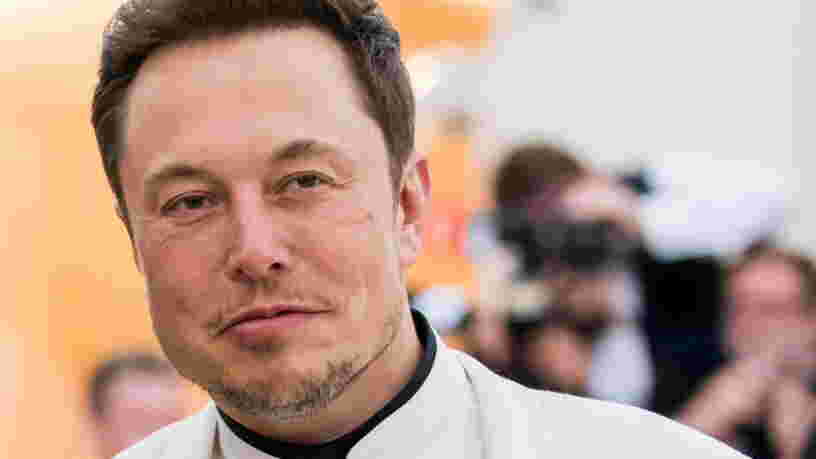 Elon Musk annonce son projet de retirer Tesla de la cote, mais dit que la décision finale n'a pas été prise