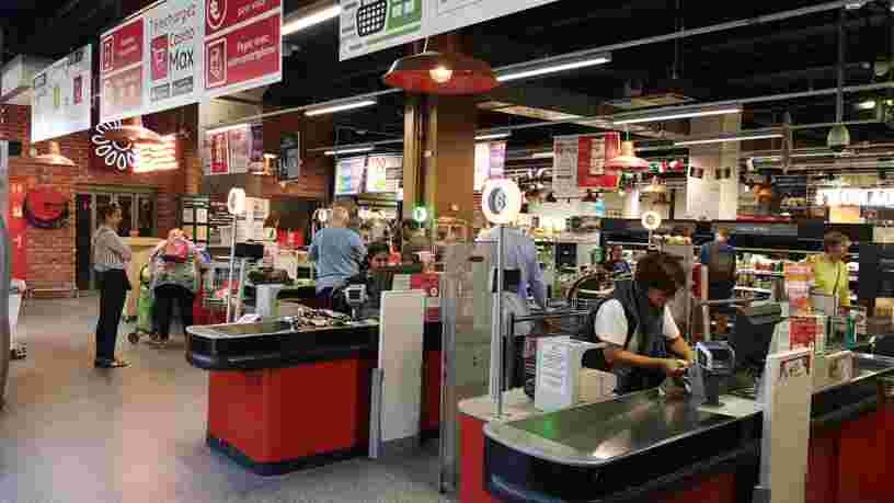 Le gouvernement va déterminer si l'ouverture le dimanche de l'hypermarché Casino d'Angers sans caissiers est bien légale
