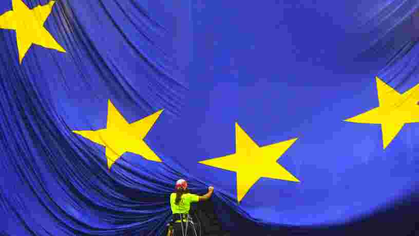 Regardez des ambassadeurs de l'UE s'essayer au 'mannequin challenge'