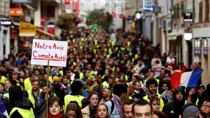 Emmanuel Macron réclame 'l'ordre, le calme et la concorde' après un acte 6 des 'Gilets jaunes' marqué par une mobilisation en chute libre, l'arrestation d'un leader et des dérapages