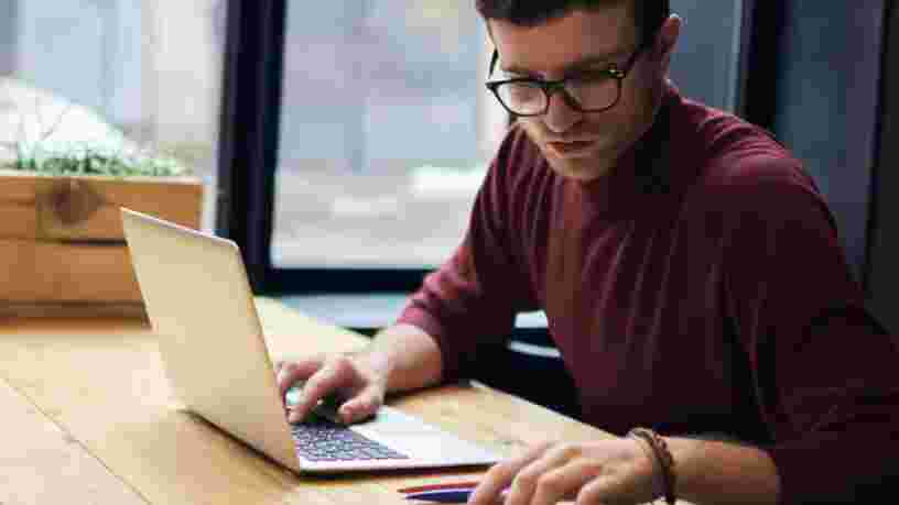 Garder votre téléphone sur votre bureau peut vous sembler anodin — mais des chercheurs ont découvert que c'est une distraction même quand il est éteint
