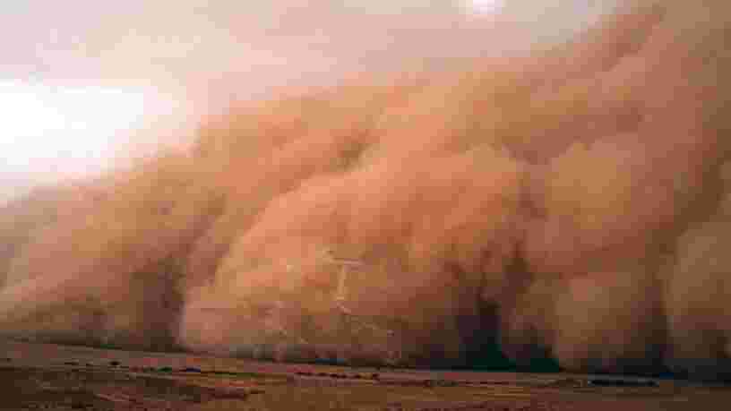Il y a un robot de la NASA qui est en danger de mort à cause d'une tempête de sable géante sur Mars