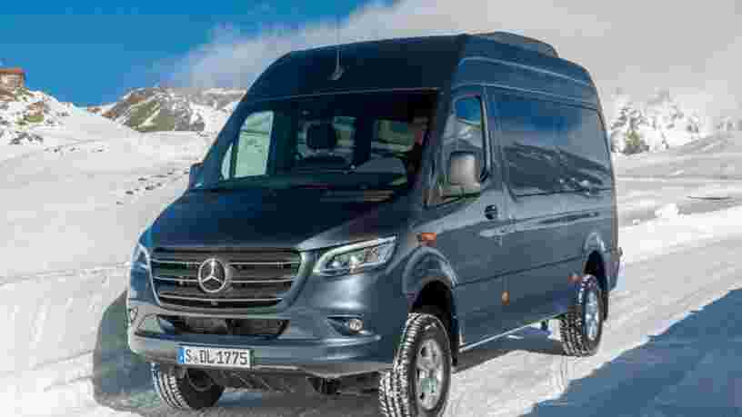 Tesla et Mercedes-Benz discuteraient d'une potentielle collaboration sur une camionnette électrique