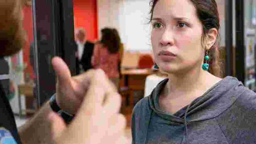 9 choses que les gens disent au travail — mais qui sont vraiment racistes, sexistes ou insultantes