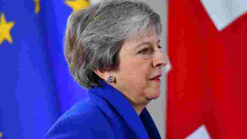 Theresa May reporte le vote sur le Brexit pour éviter une défaite cuisante au Parlement britannique