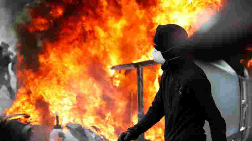EN IMAGES: Des violences ont éclaté entre des manifestants et la police pendant le défilé du 1er Mai à Paris
