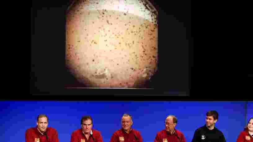 La sonde InSight de la NASA a envoyé sa première photo de Mars quelques minutes après son atterrissage — regardez