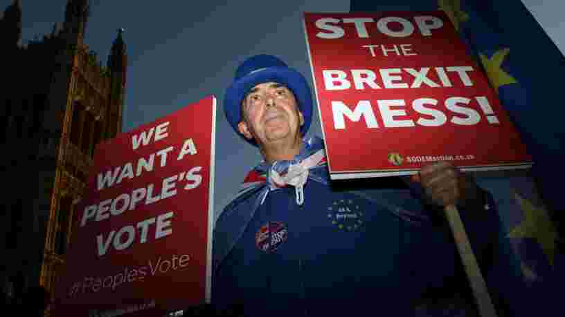 Theresa May a obtenu le feu vert de son gouvernement pour le projet d'accord sur le Brexit — mais elle n'est pas au bout de ses peines