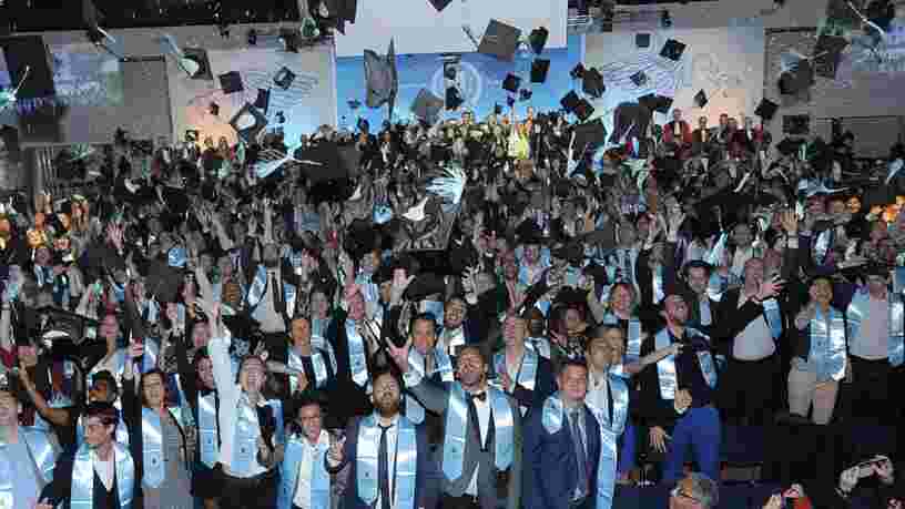 Les 17 masters en management en France qui permettent d'avoir les meilleurs salaires 3 ans après le diplôme